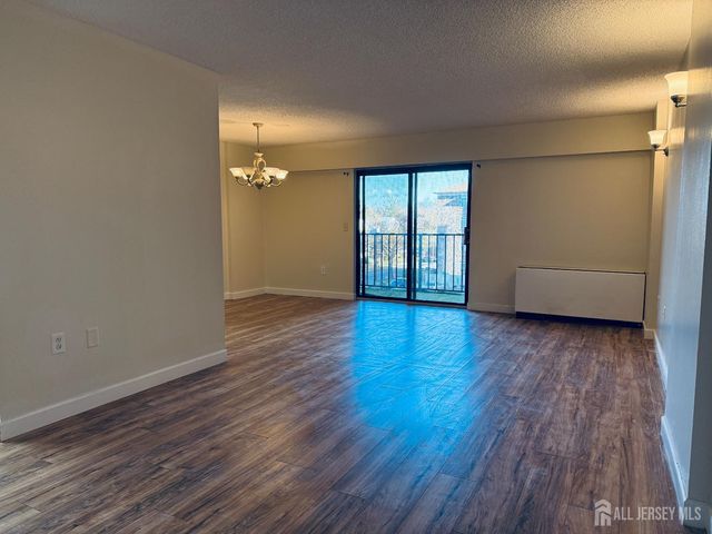 10 N Wood Avenue 314, Linden, NJ 07036