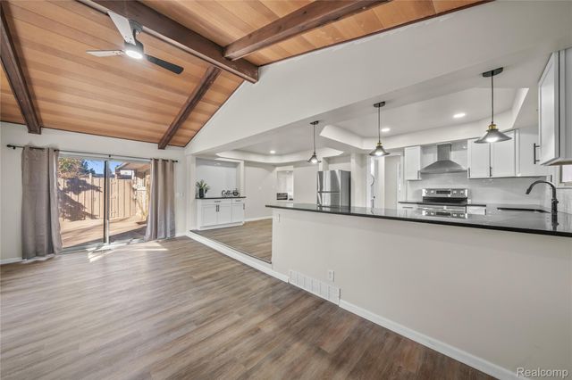 33695 Shelley Lynne Drive, Sterling Heights, MI 48312