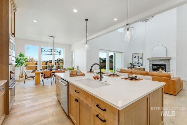 21726 Appaloosa Ave, Star, ID 83669