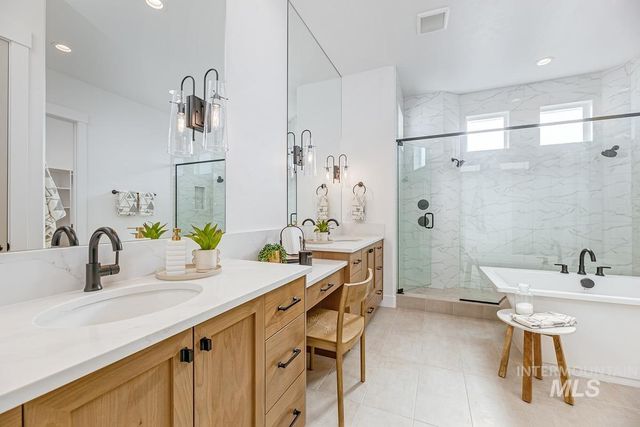 21726 Appaloosa Ave, Star, ID 83669