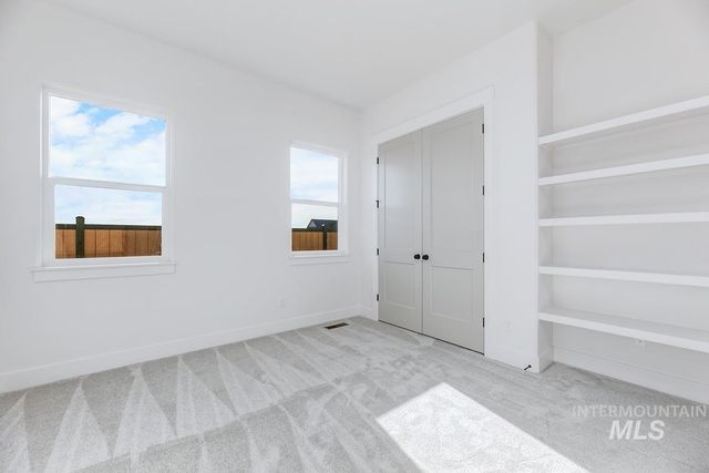 21726 Appaloosa Ave, Star, ID 83669