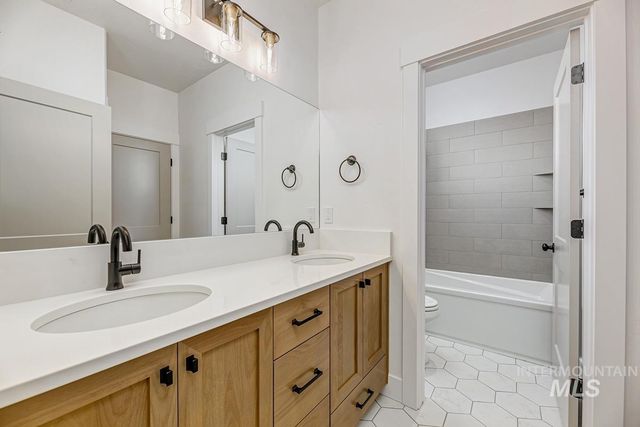 21726 Appaloosa Ave, Star, ID 83669