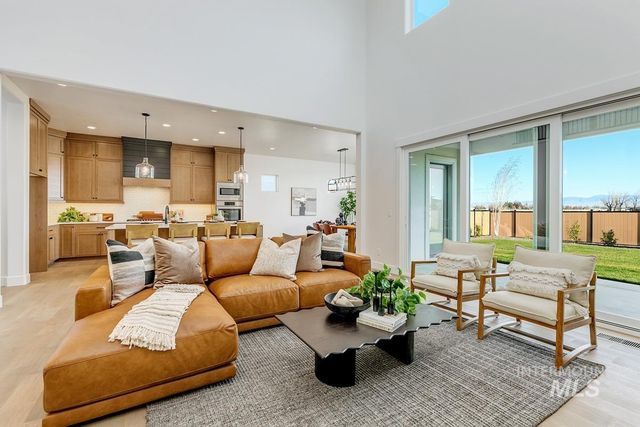 21726 Appaloosa Ave, Star, ID 83669