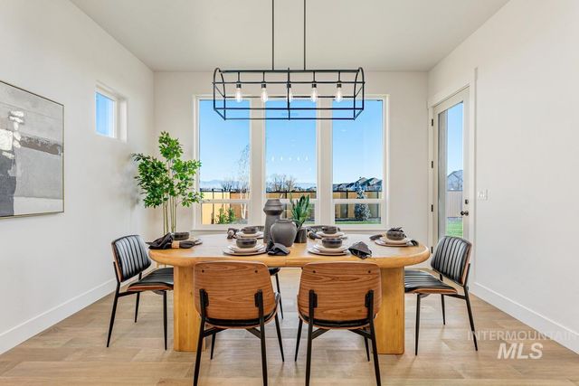 21726 Appaloosa Ave, Star, ID 83669