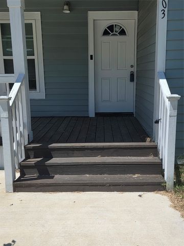 203 E Ann Street, Kaufman, TX 75142