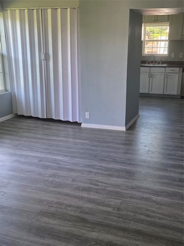 203 E Ann Street, Kaufman, TX 75142