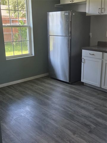 203 E Ann Street, Kaufman, TX 75142