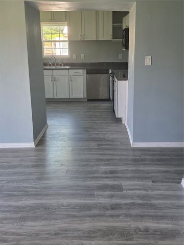 203 E Ann Street, Kaufman, TX 75142