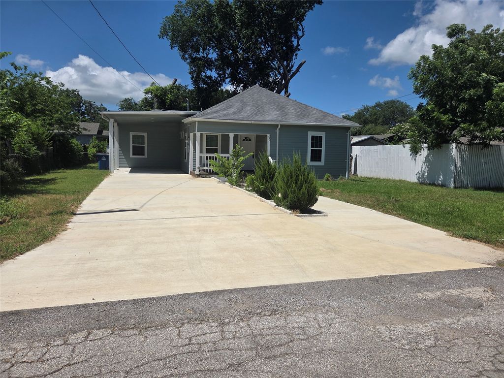 203 E Ann Street, Kaufman, TX 75142