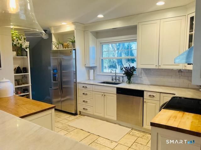 186 Schiller Road, Fairfield, CT 06825