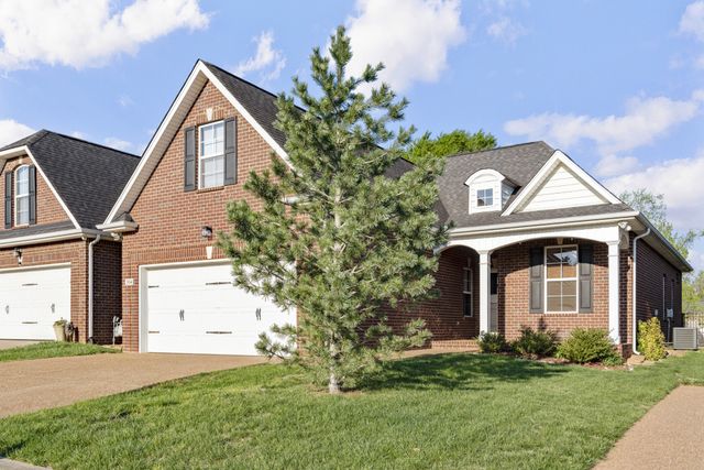 304 Indian Ridge Cir, White House, TN 37188
