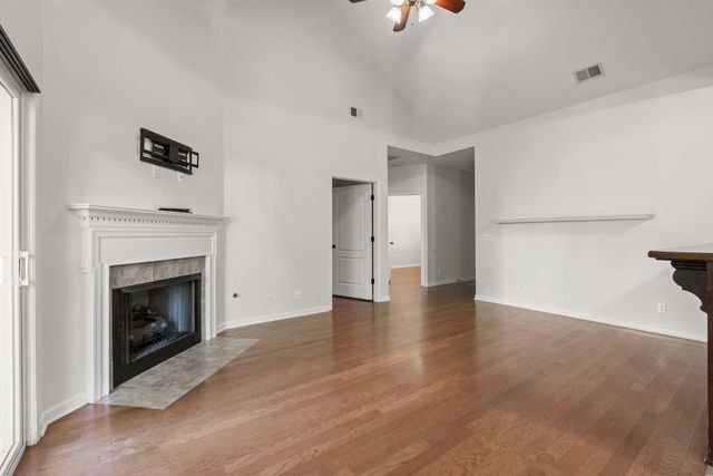 304 Indian Ridge Cir, White House, TN 37188