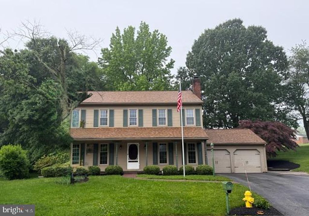 Image 1 of property listing at 2870 TRAVIS CT, York, PA 17403
