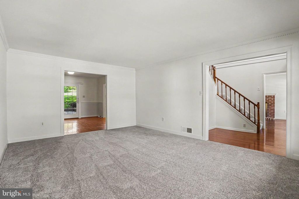 Image 13 of property listing at 2870 TRAVIS CT, York, PA 17403
