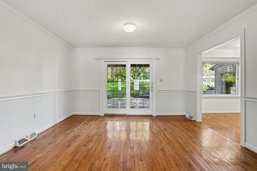 Image 14 of property listing at 2870 TRAVIS CT, York, PA 17403