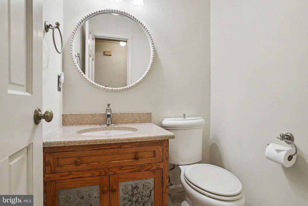 Image 15 of property listing at 2870 TRAVIS CT, York, PA 17403