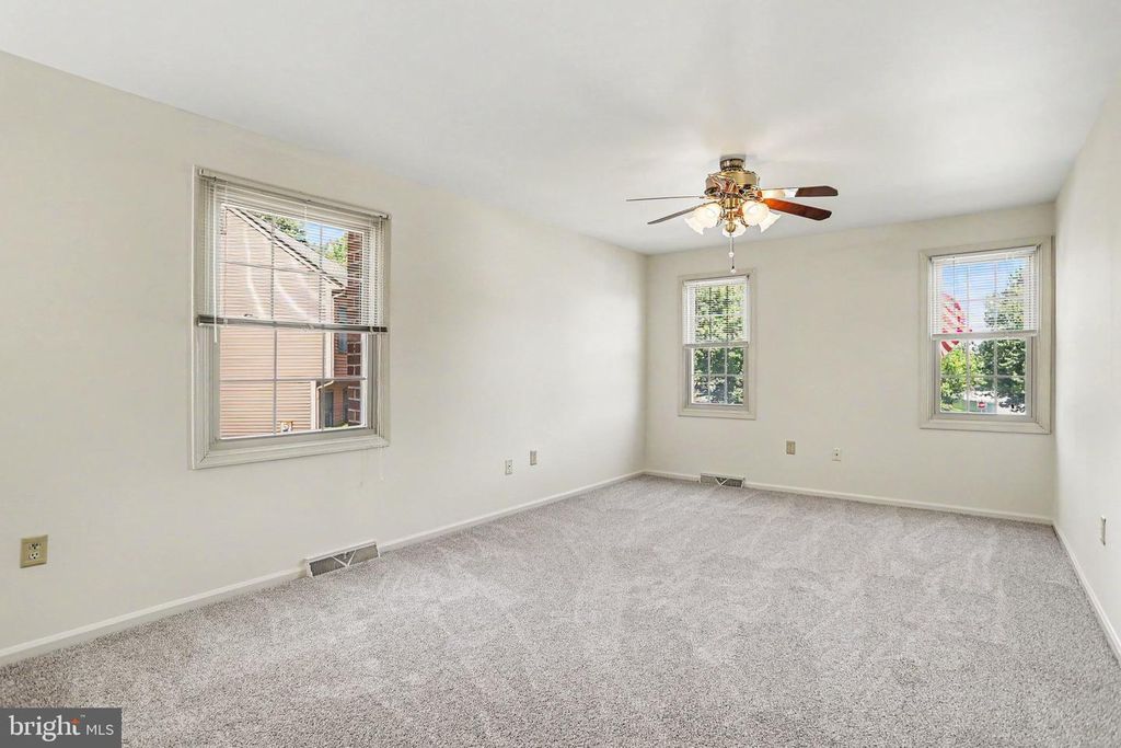 Image 16 of property listing at 2870 TRAVIS CT, York, PA 17403