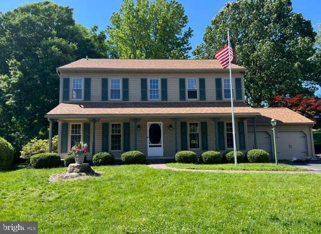 Image 1 of property listing at 2870 TRAVIS CT, York, PA 17403