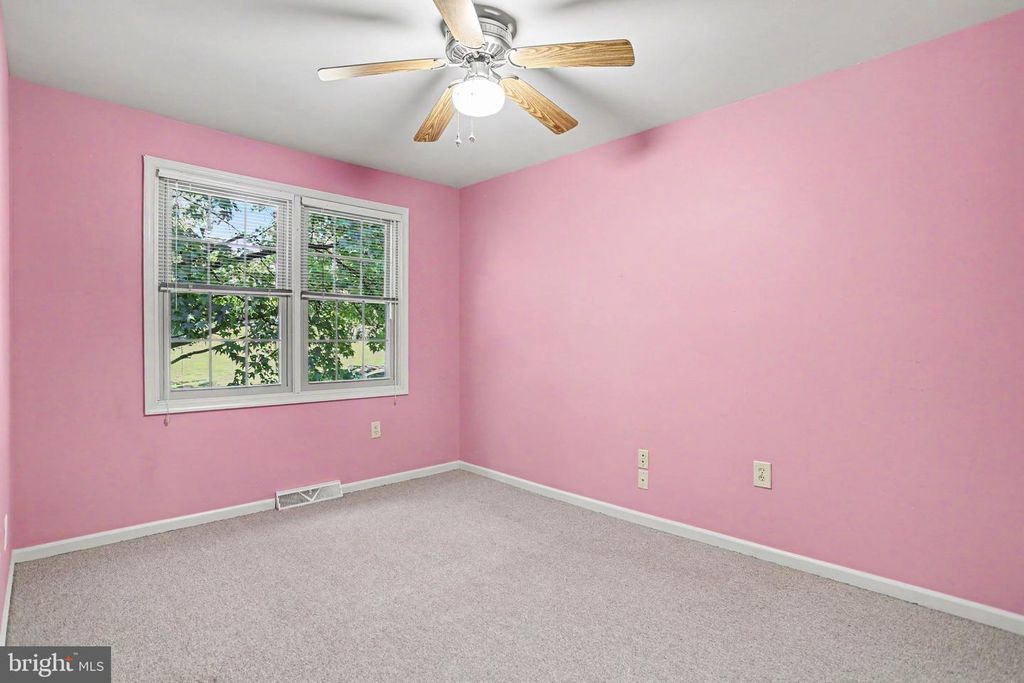 Image 21 of property listing at 2870 TRAVIS CT, York, PA 17403