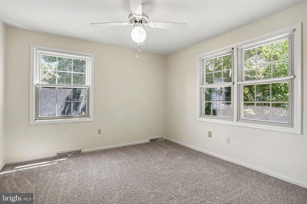 Image 22 of property listing at 2870 TRAVIS CT, York, PA 17403