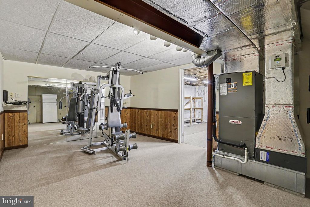 Image 25 of property listing at 2870 TRAVIS CT, York, PA 17403