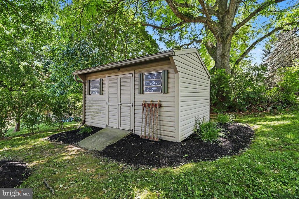 Image 28 of property listing at 2870 TRAVIS CT, York, PA 17403