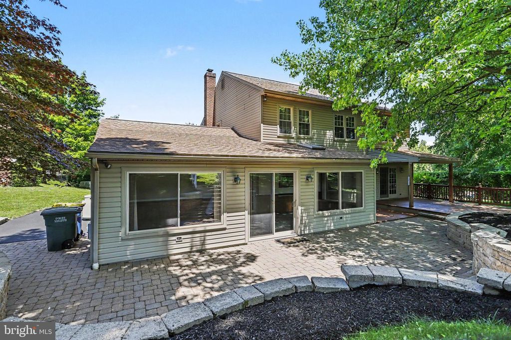 Image 29 of property listing at 2870 TRAVIS CT, York, PA 17403