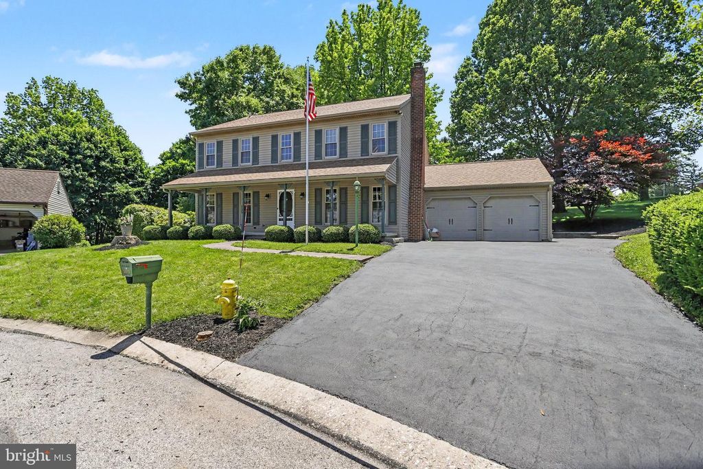 Image 3 of property listing at 2870 TRAVIS CT, York, PA 17403