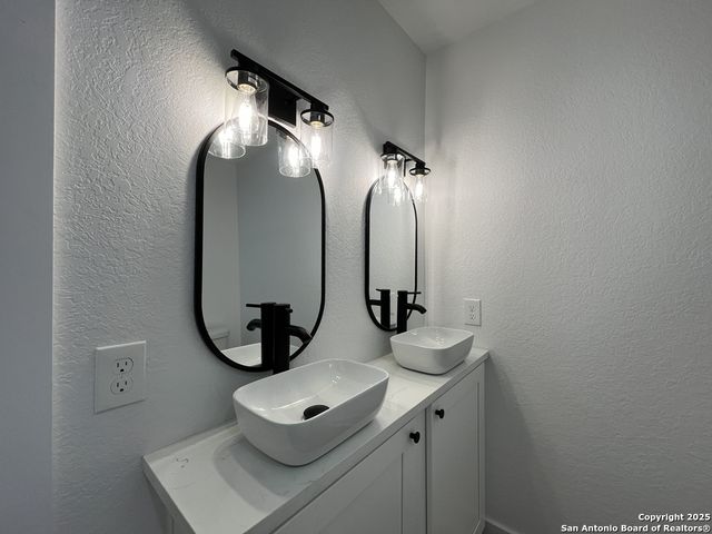 2239 Burnet, San Antonio, TX 78202