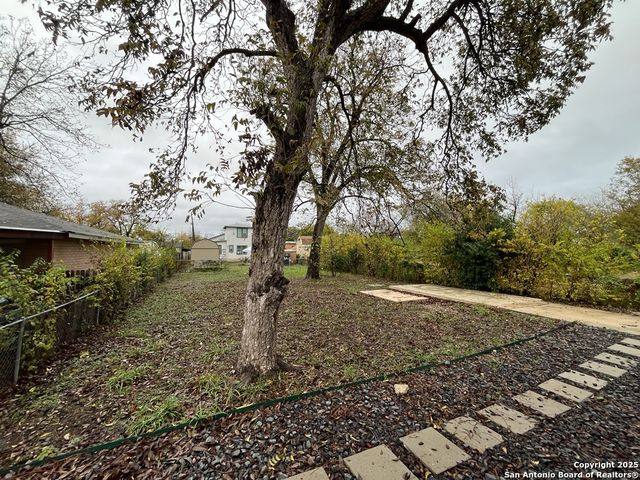2239 Burnet, San Antonio, TX 78202
