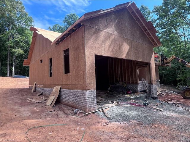 4864 Creeks Crossing Road, Asheboro, NC 27205
