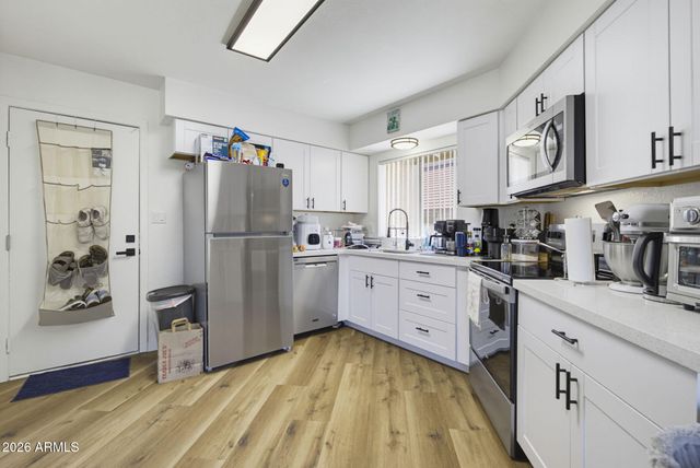 7430 N 44TH Avenue, Glendale, AZ 85301