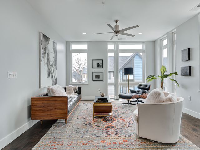 319 E 16th Street 202, Indianapolis, IN 46202