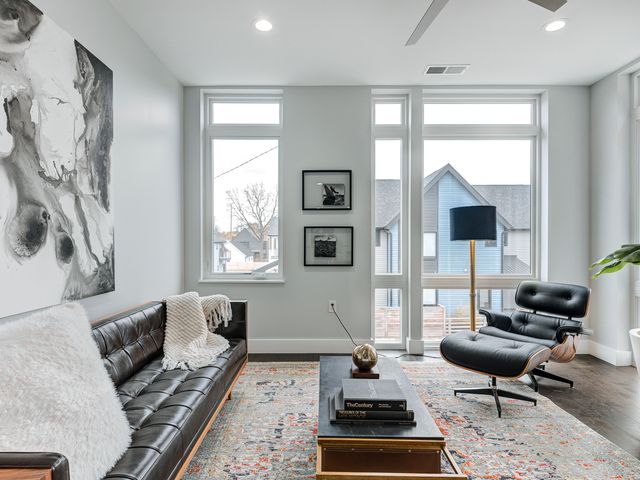 319 E 16th Street 202, Indianapolis, IN 46202