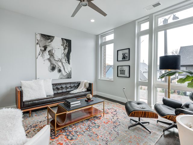 319 E 16th Street 202, Indianapolis, IN 46202