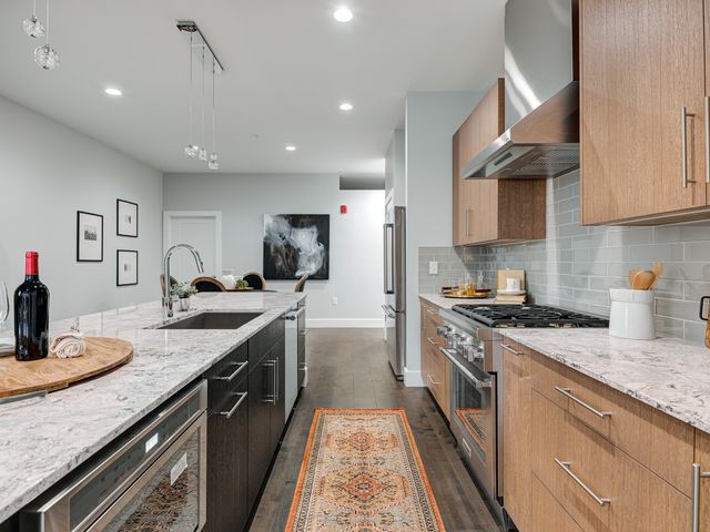 319 E 16th Street 202, Indianapolis, IN 46202