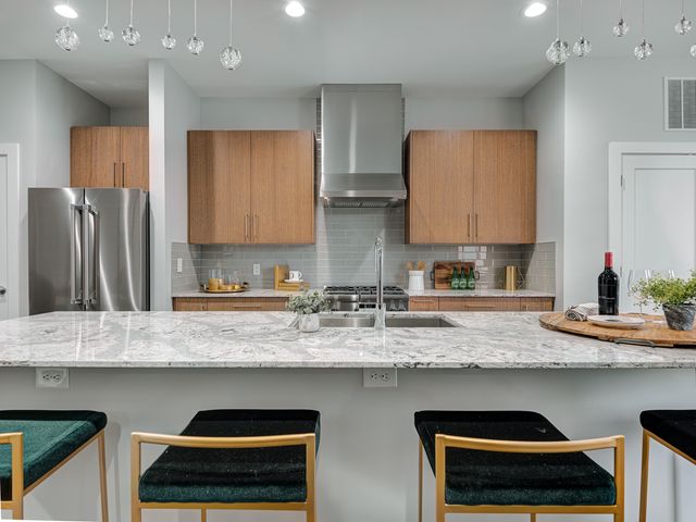 319 E 16th Street 202, Indianapolis, IN 46202