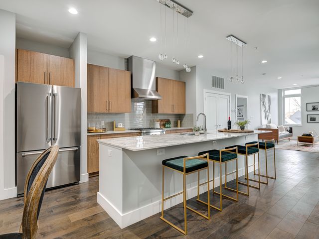 319 E 16th Street 202, Indianapolis, IN 46202