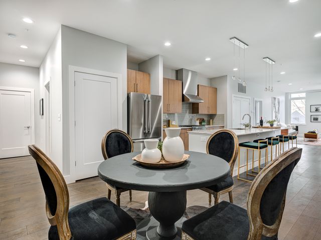 319 E 16th Street 202, Indianapolis, IN 46202