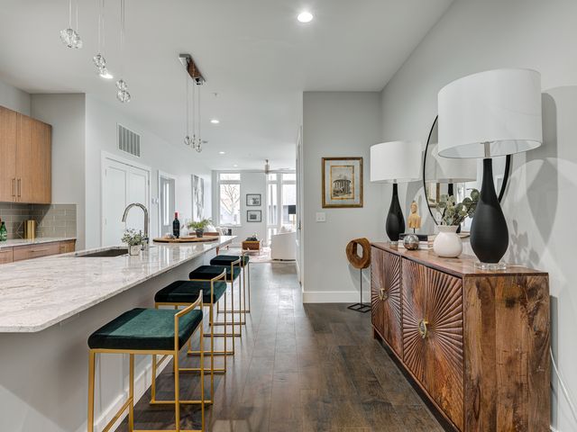 319 E 16th Street 202, Indianapolis, IN 46202