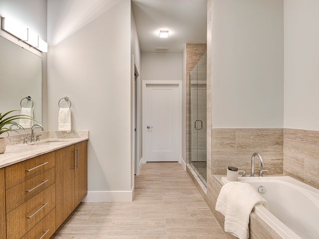 319 E 16th Street 202, Indianapolis, IN 46202