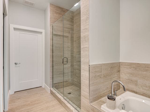 319 E 16th Street 202, Indianapolis, IN 46202