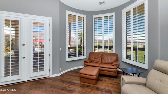 15645 S 7TH Street, Phoenix, AZ 85048