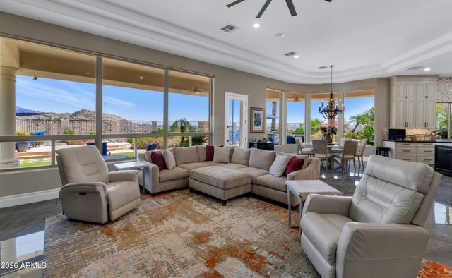 15645 S 7TH Street, Phoenix, AZ 85048