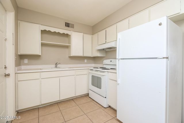 826 E 4TH Place B, Mesa, AZ 85203