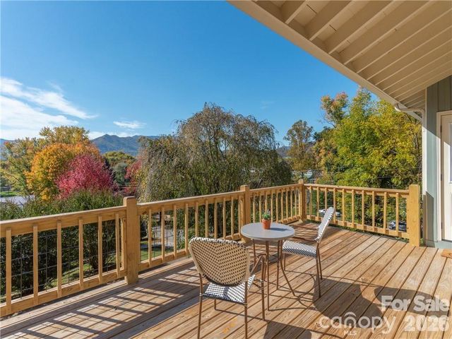 26 Grimball Drive, Waynesville, NC 28786