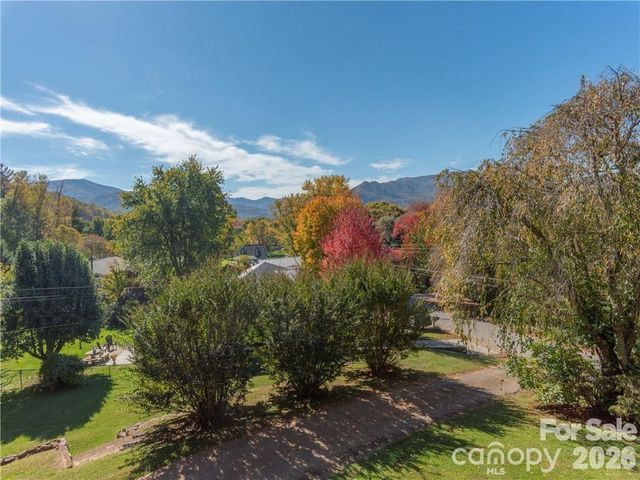 26 Grimball Drive, Waynesville, NC 28786