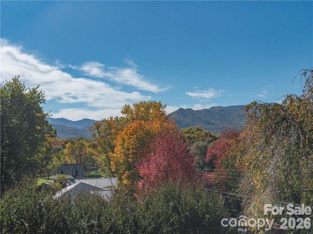 26 Grimball Drive, Waynesville, NC 28786
