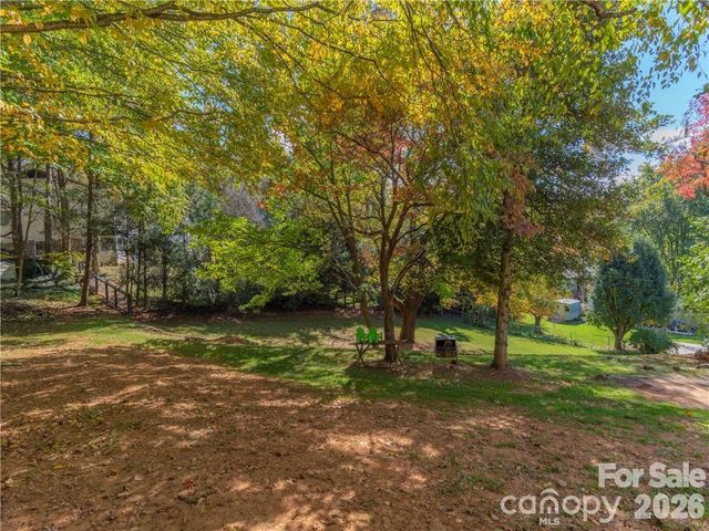26 Grimball Drive, Waynesville, NC 28786