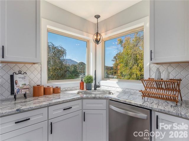 26 Grimball Drive, Waynesville, NC 28786